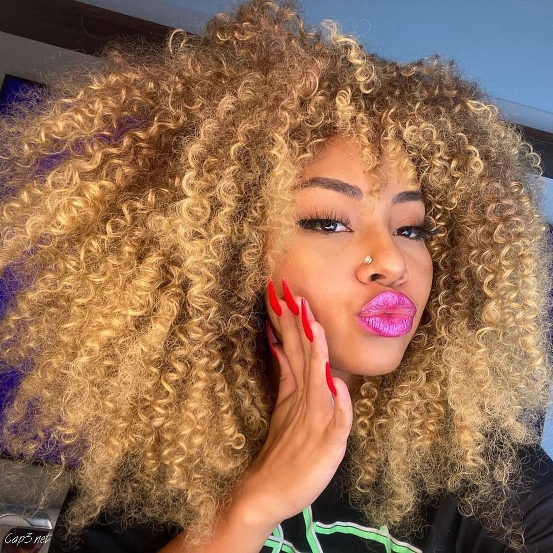 Cool Blonde Long Curls