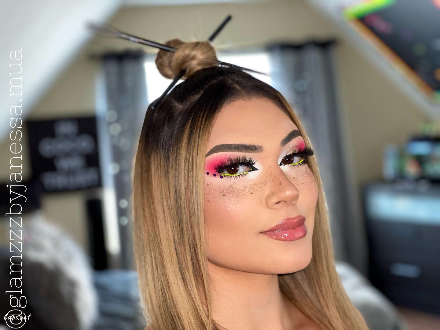 Straight Half Bun