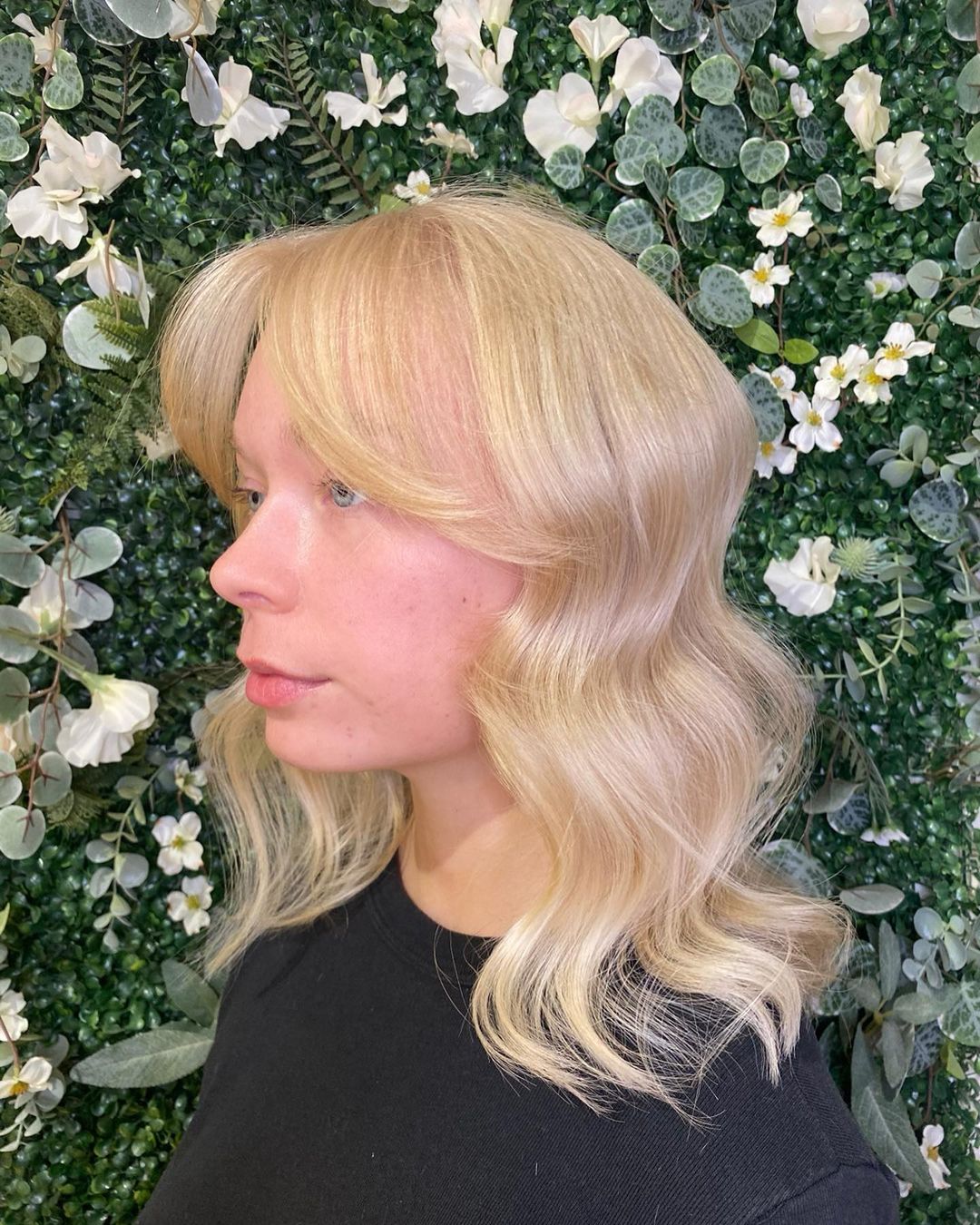 Feminine Wavy Blonde Curtain Bangs