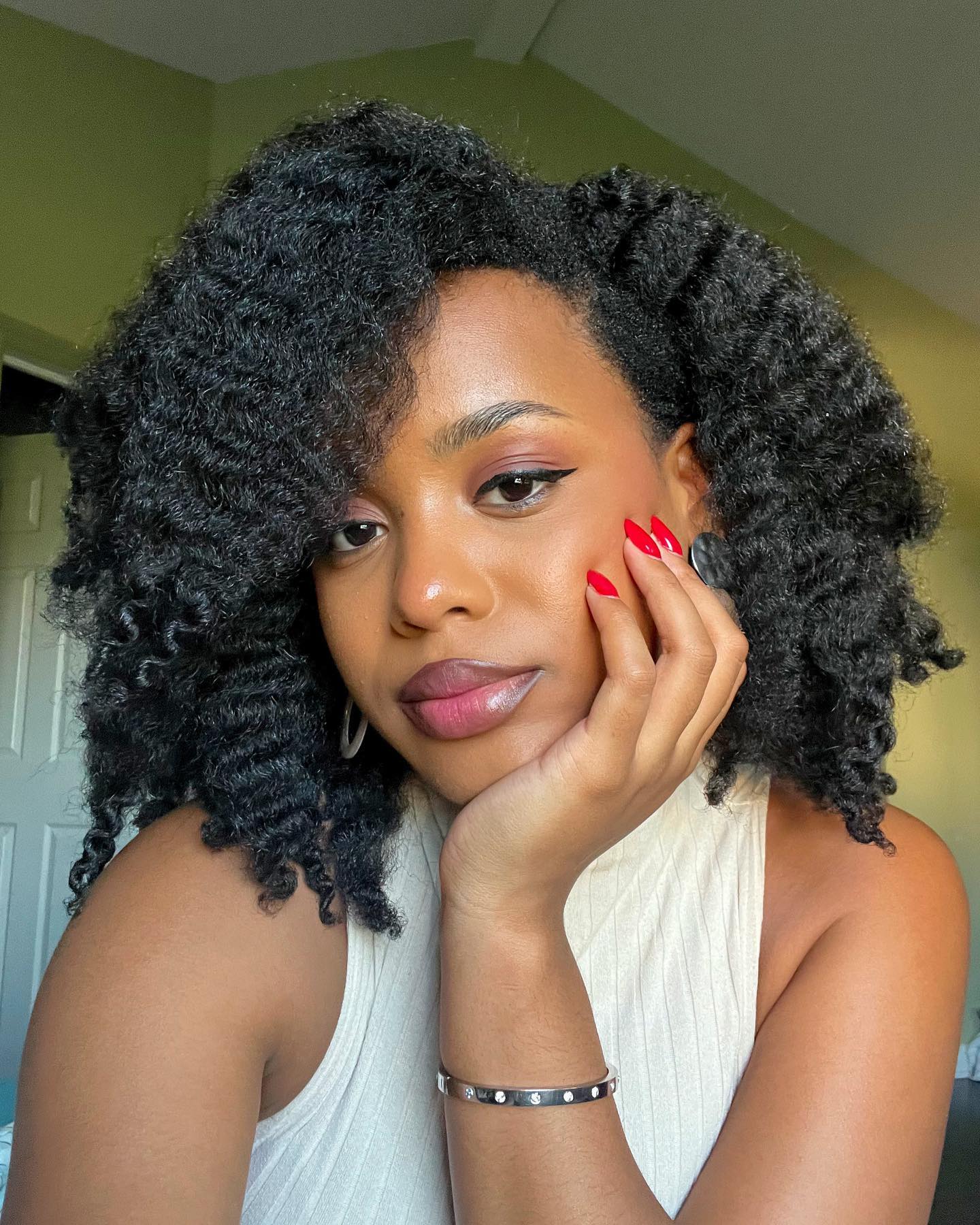 Big Curly Side Part Look