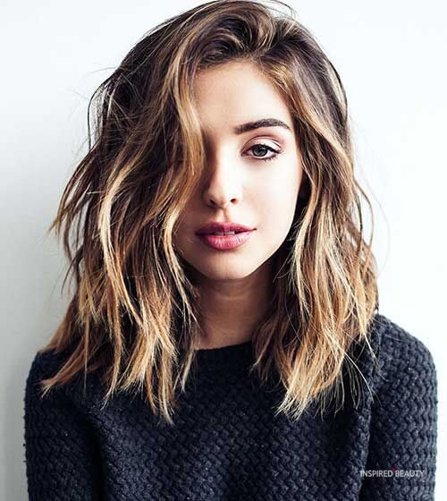easy medium hairstyle with highlights
