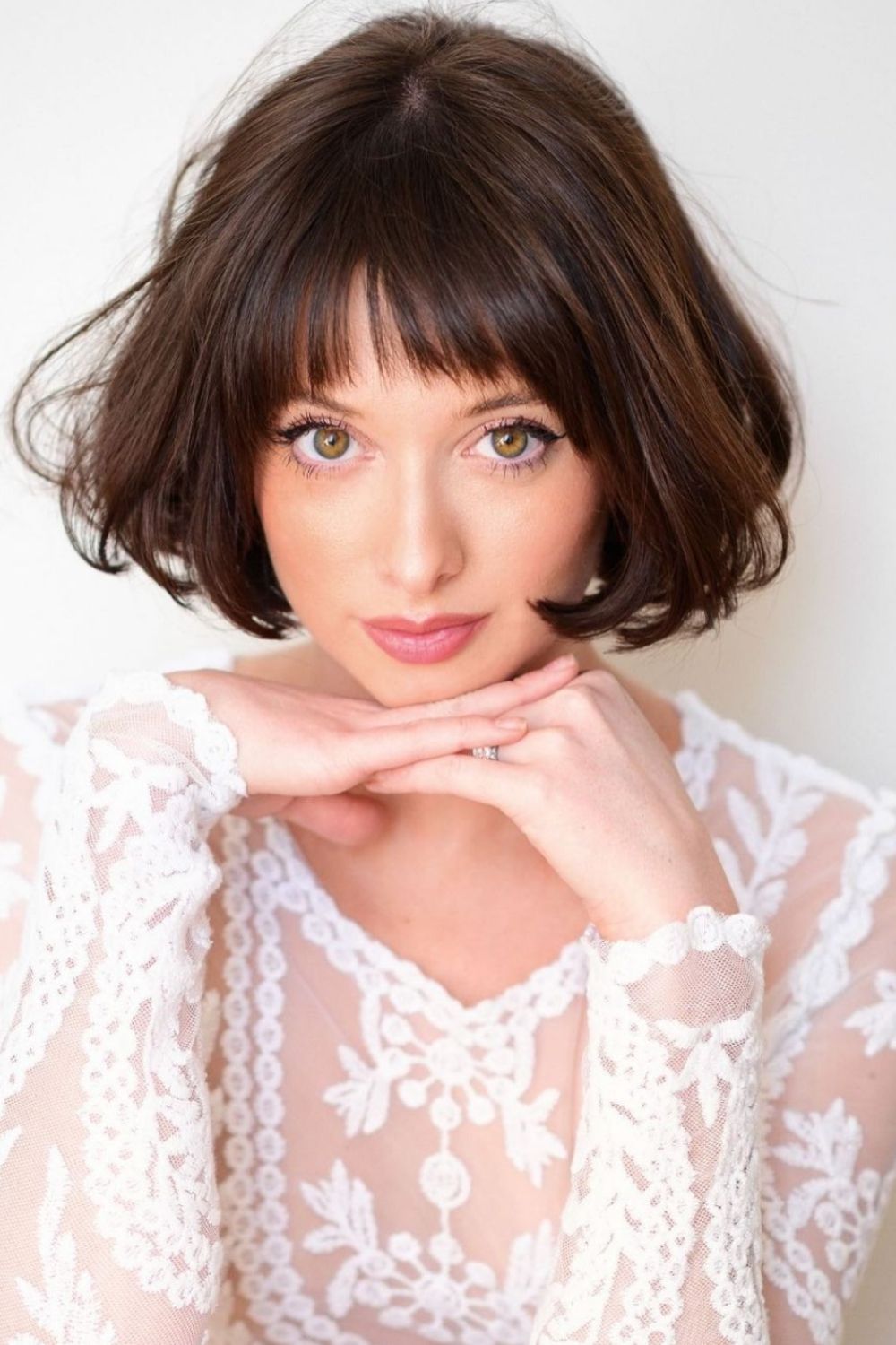 layered bob haircut for fine hair witn bangs 2