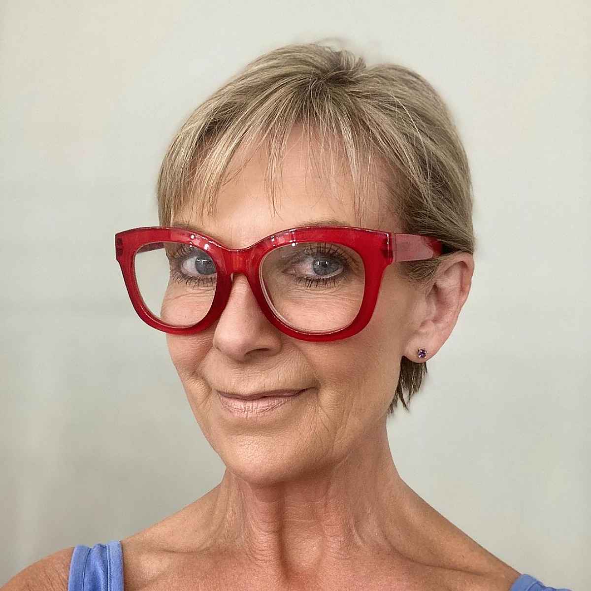 short hairstyle for fine hair for women in their sixties