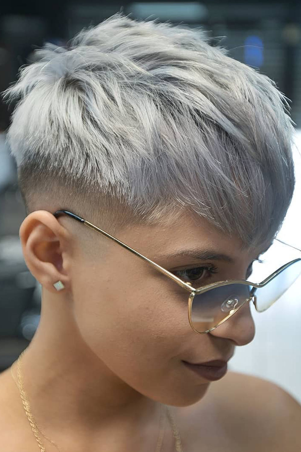taper haircut women disconnected undercut fade