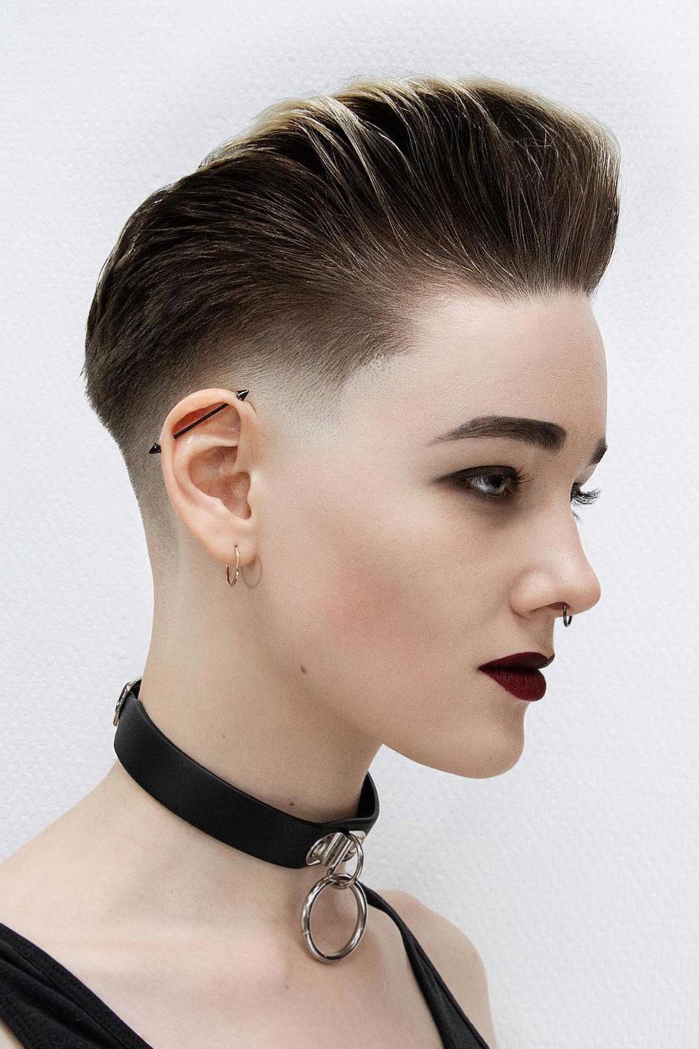 taper haircut women hight top fade