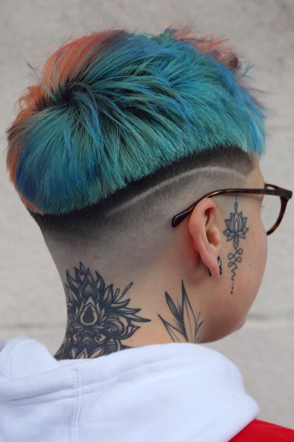 taper haircut women punky pompadour