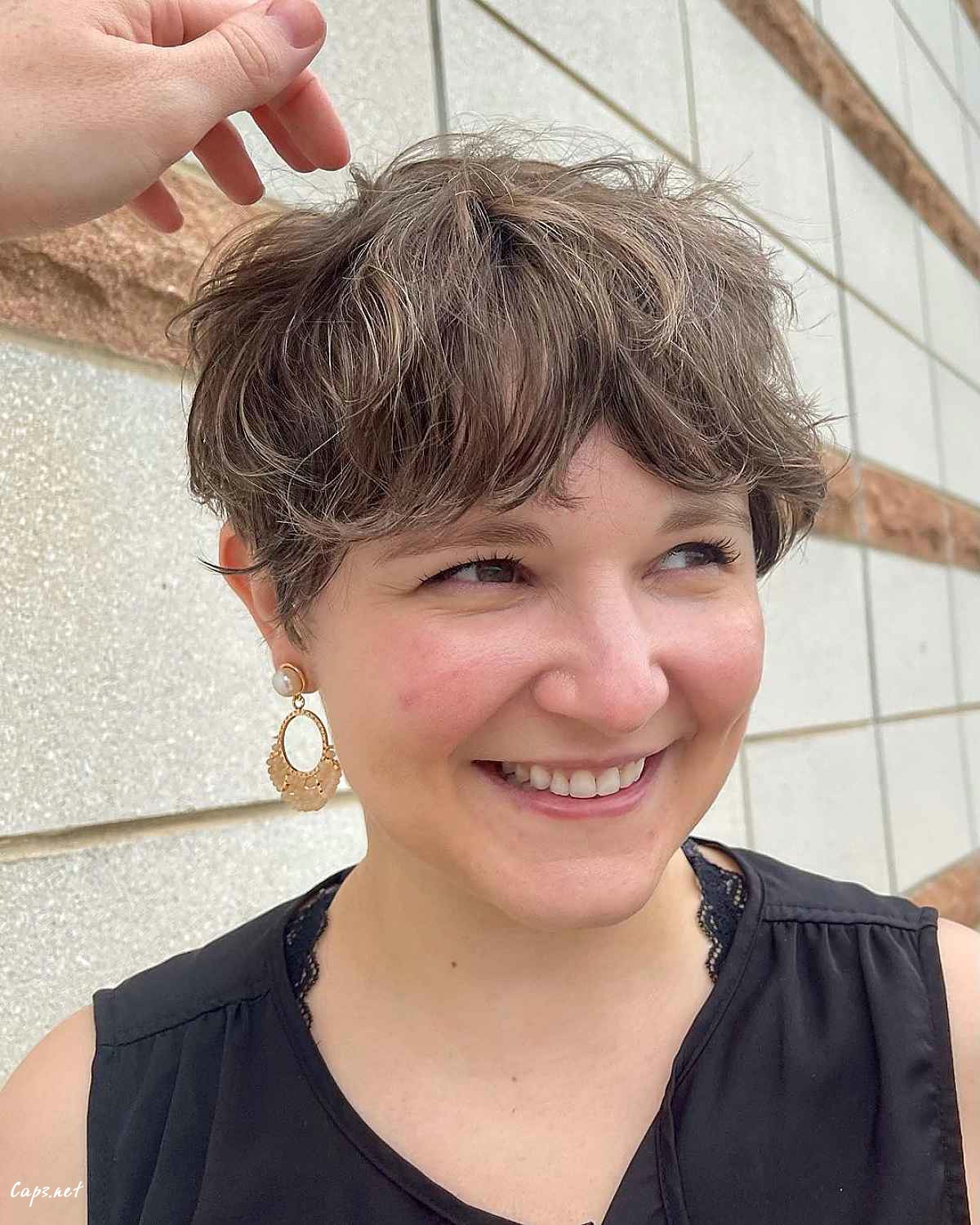 shaggy pixie hairstyle