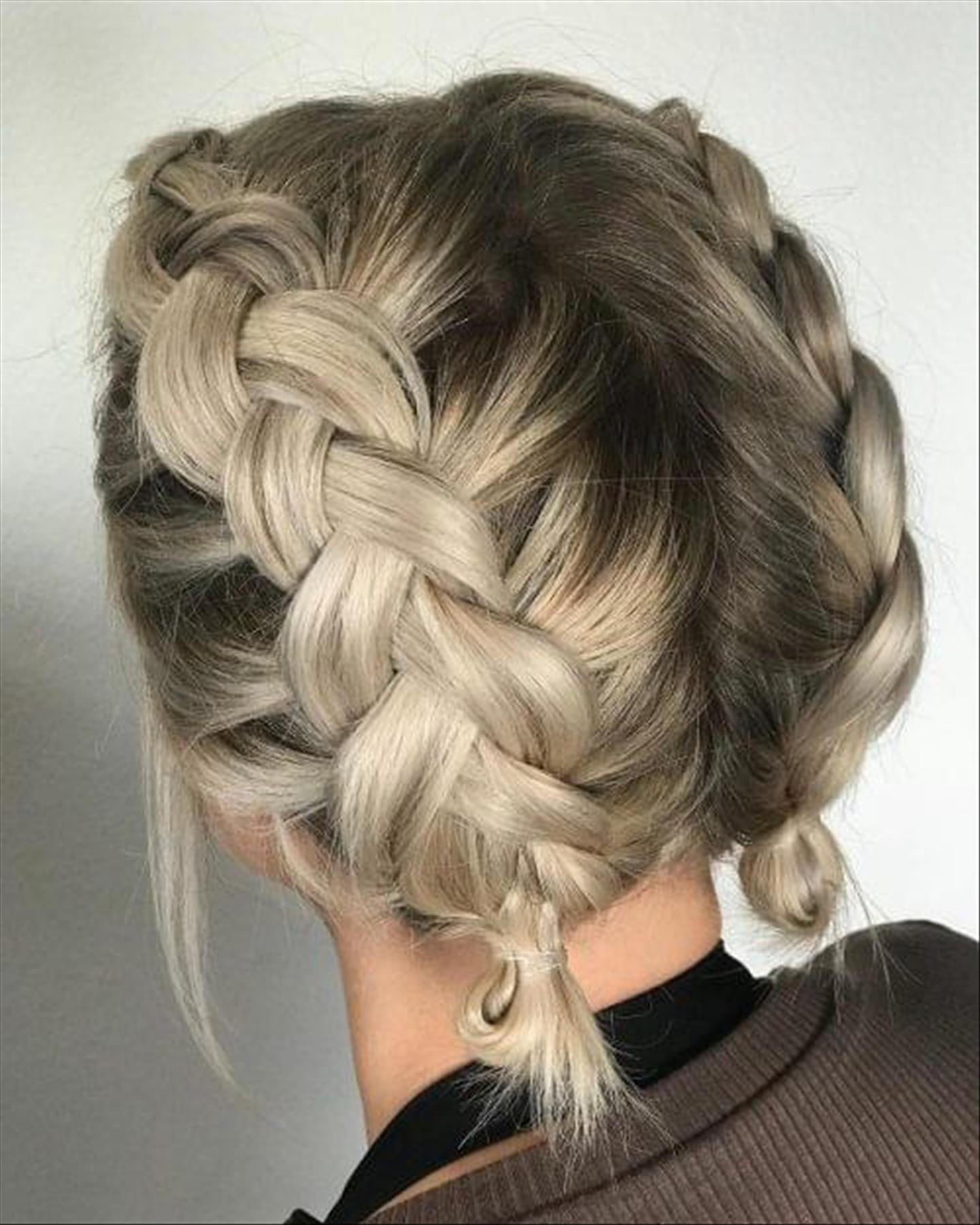 Top Ways How To Style Short Hair For Any Occasion 17