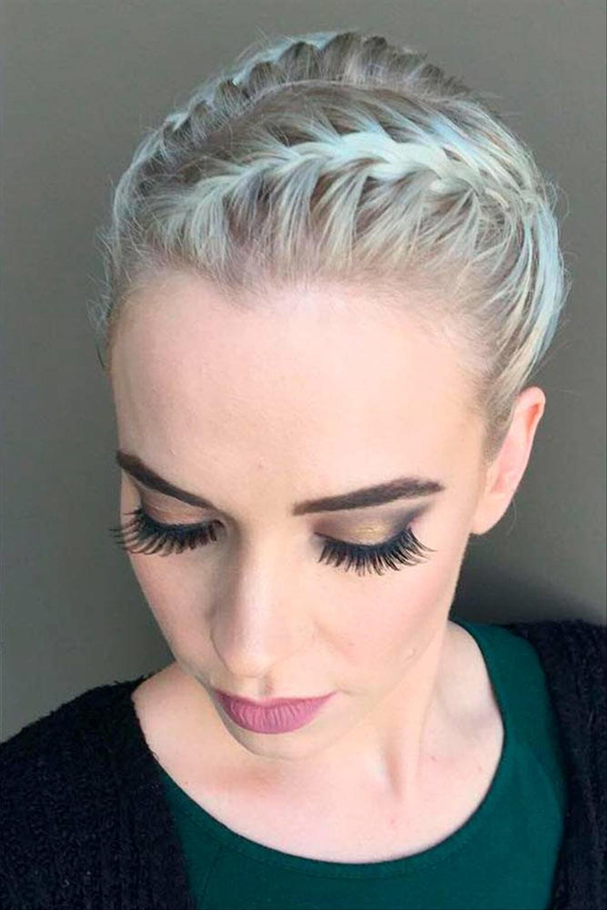 Top Ways How To Style Short Hair For Any Occasion 31