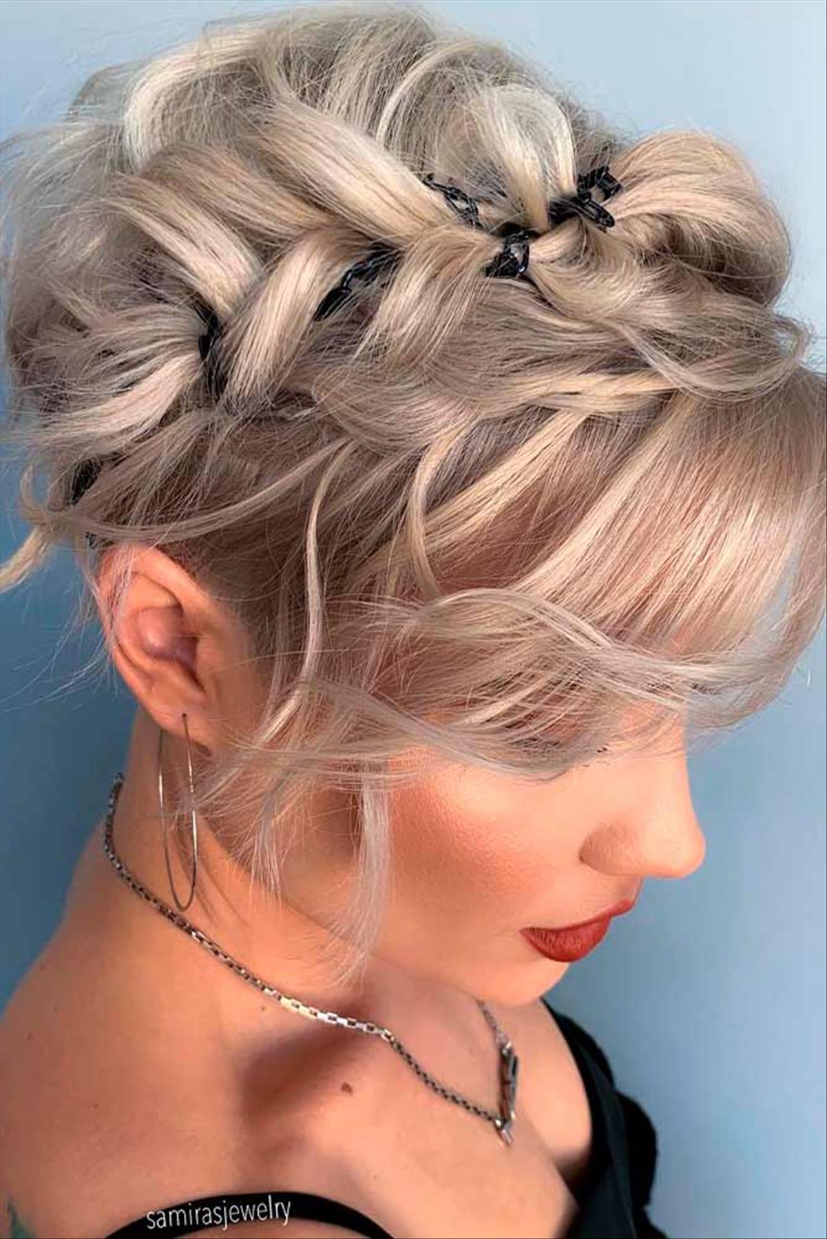 Top Ways How To Style Short Hair For Any Occasion 34