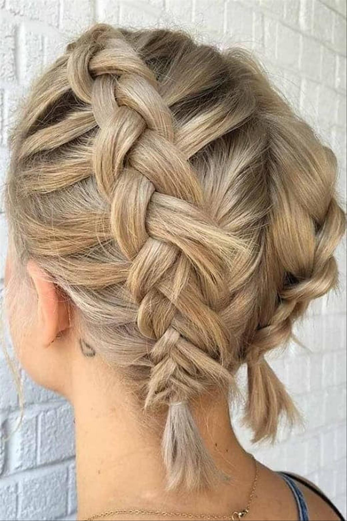 Top Ways How To Style Short Hair For Any Occasion 40