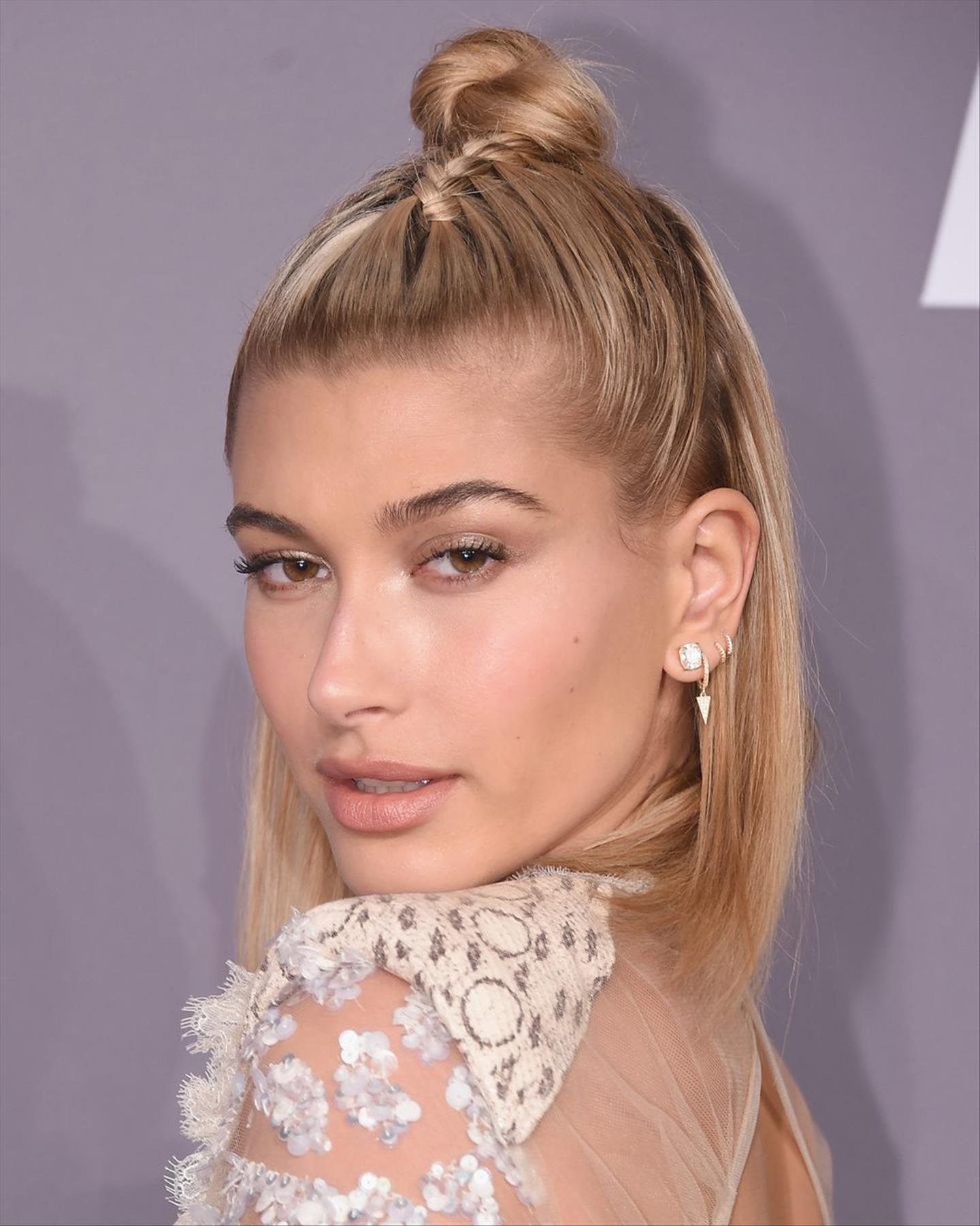 Top Ways How To Style Short Hair For Any Occasion 49