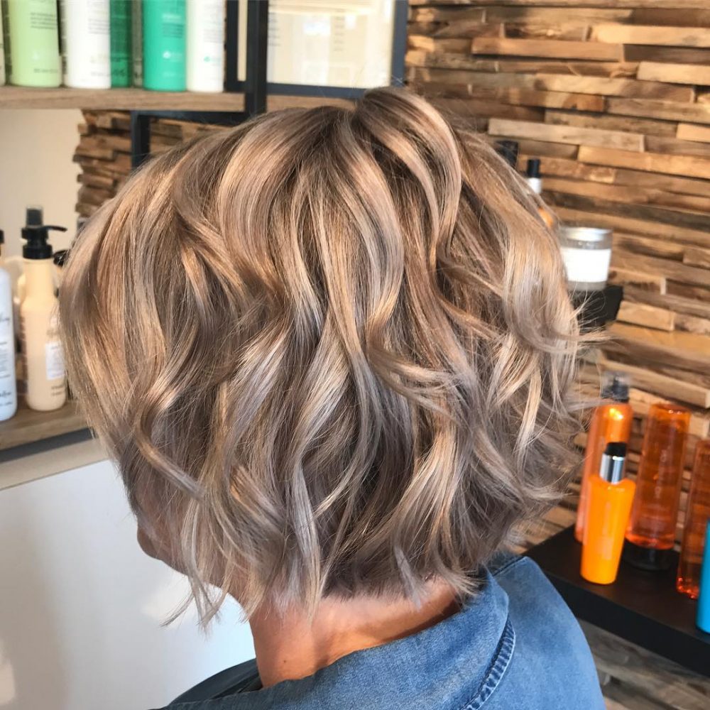cute haircut for wavy hair