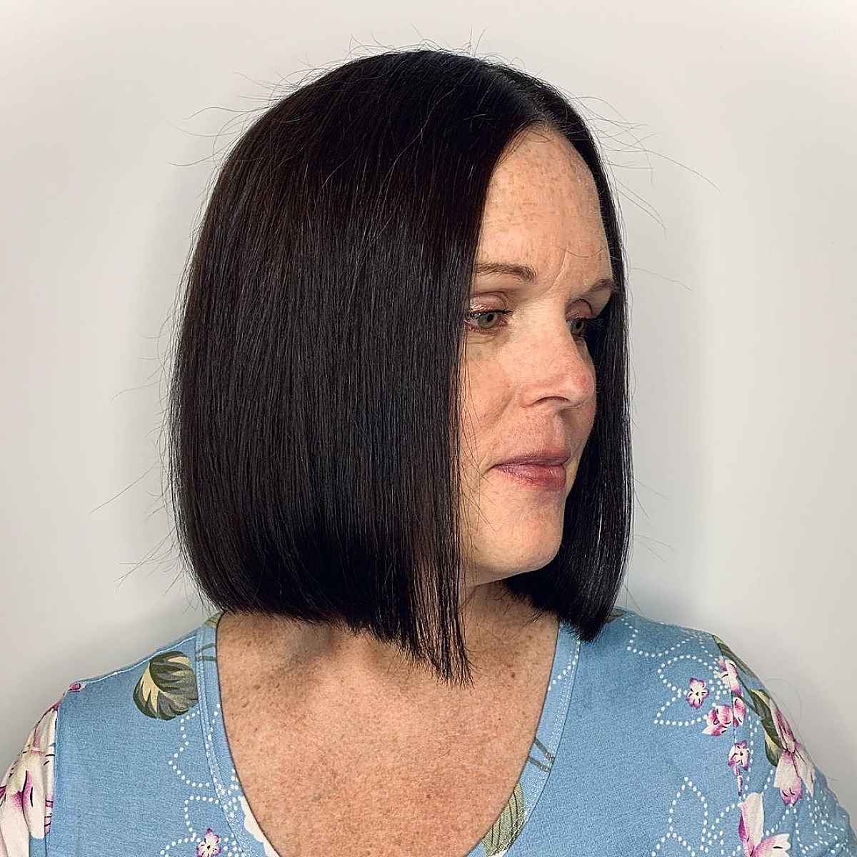 longer bob for a rounder face shape