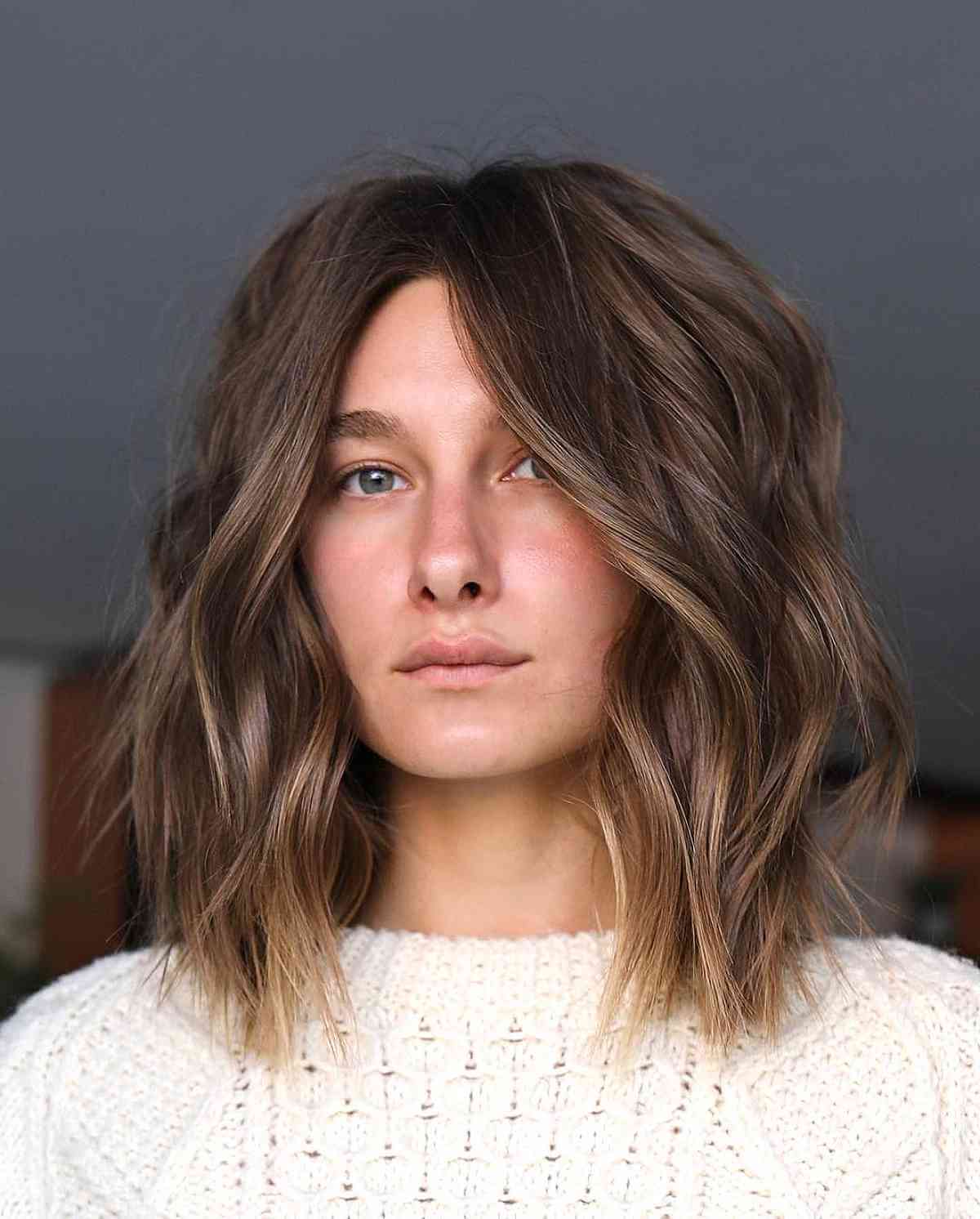 softly textured choppy lob without bangs