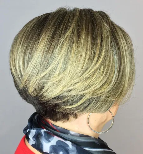 Brown and Blonde Graduated Bob