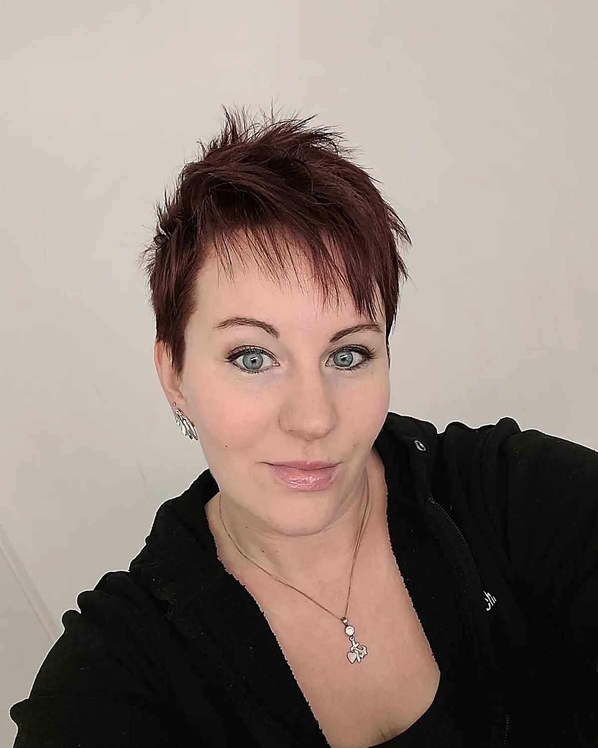 choppy pixie haircut for ladies over 40
