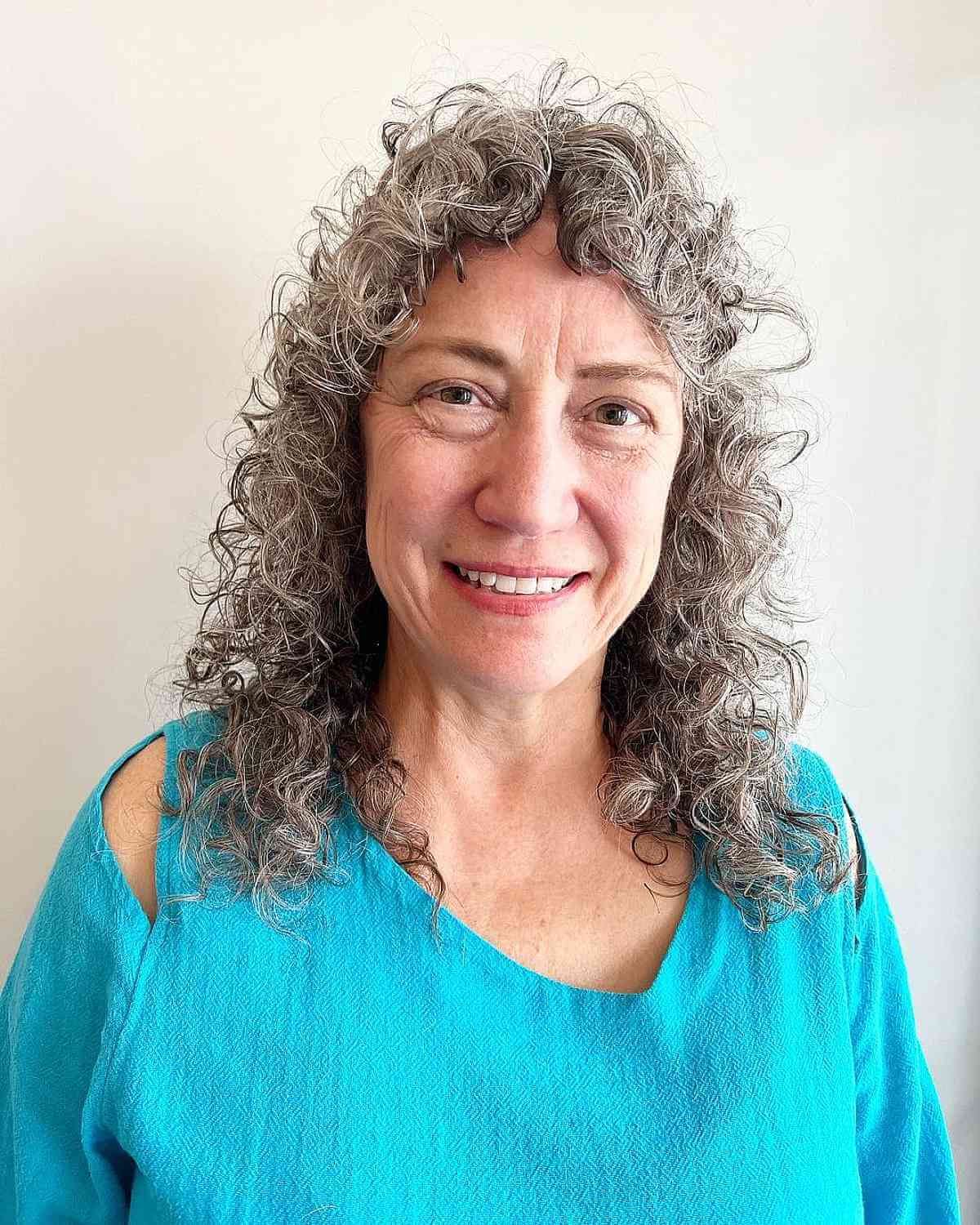 collarbone length cut for curly hair