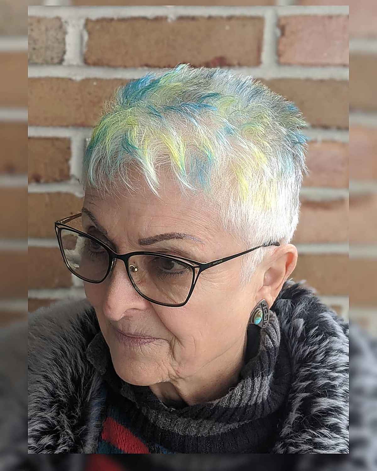edgy pixie with spikes for women over 60