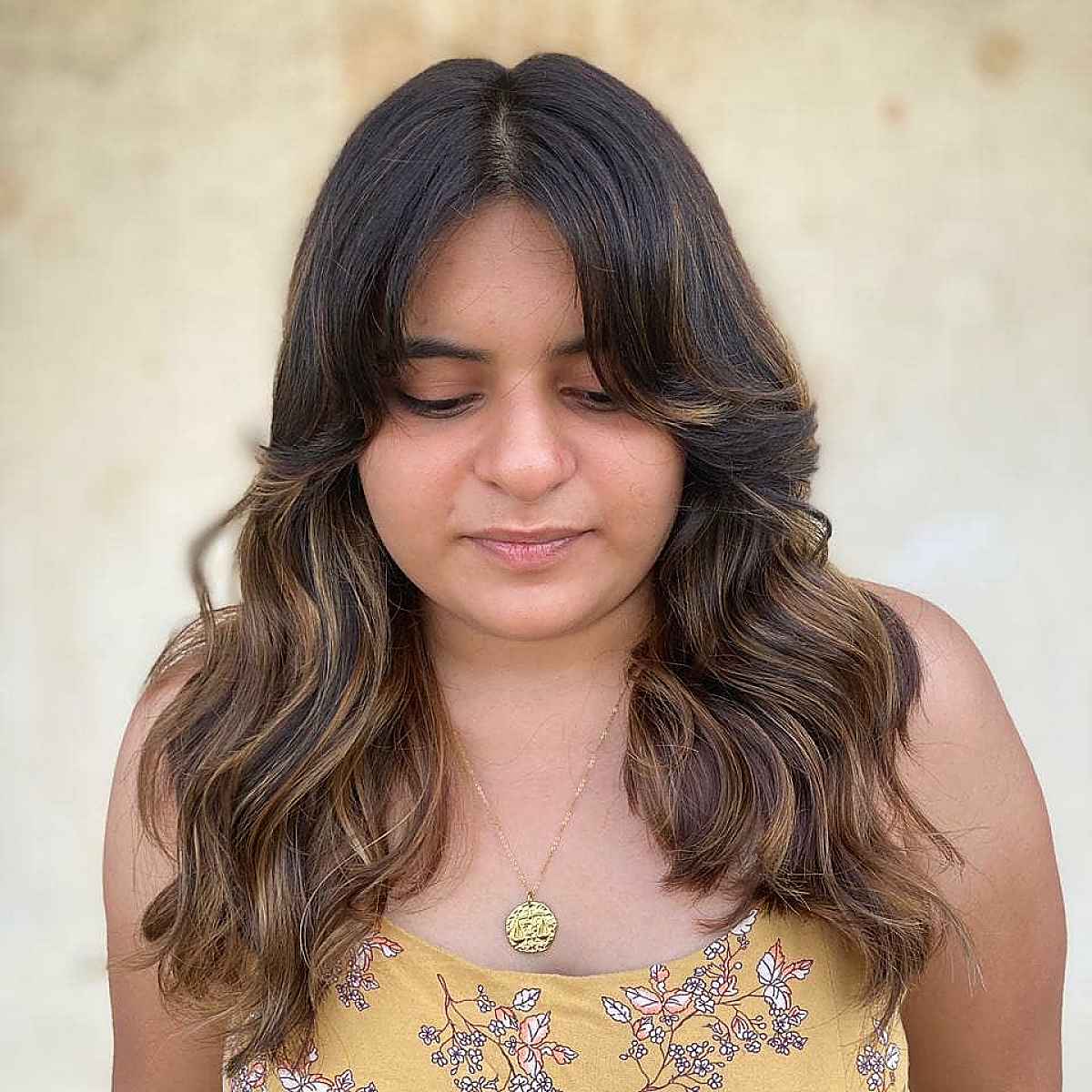 layered curtain bangs for round faces