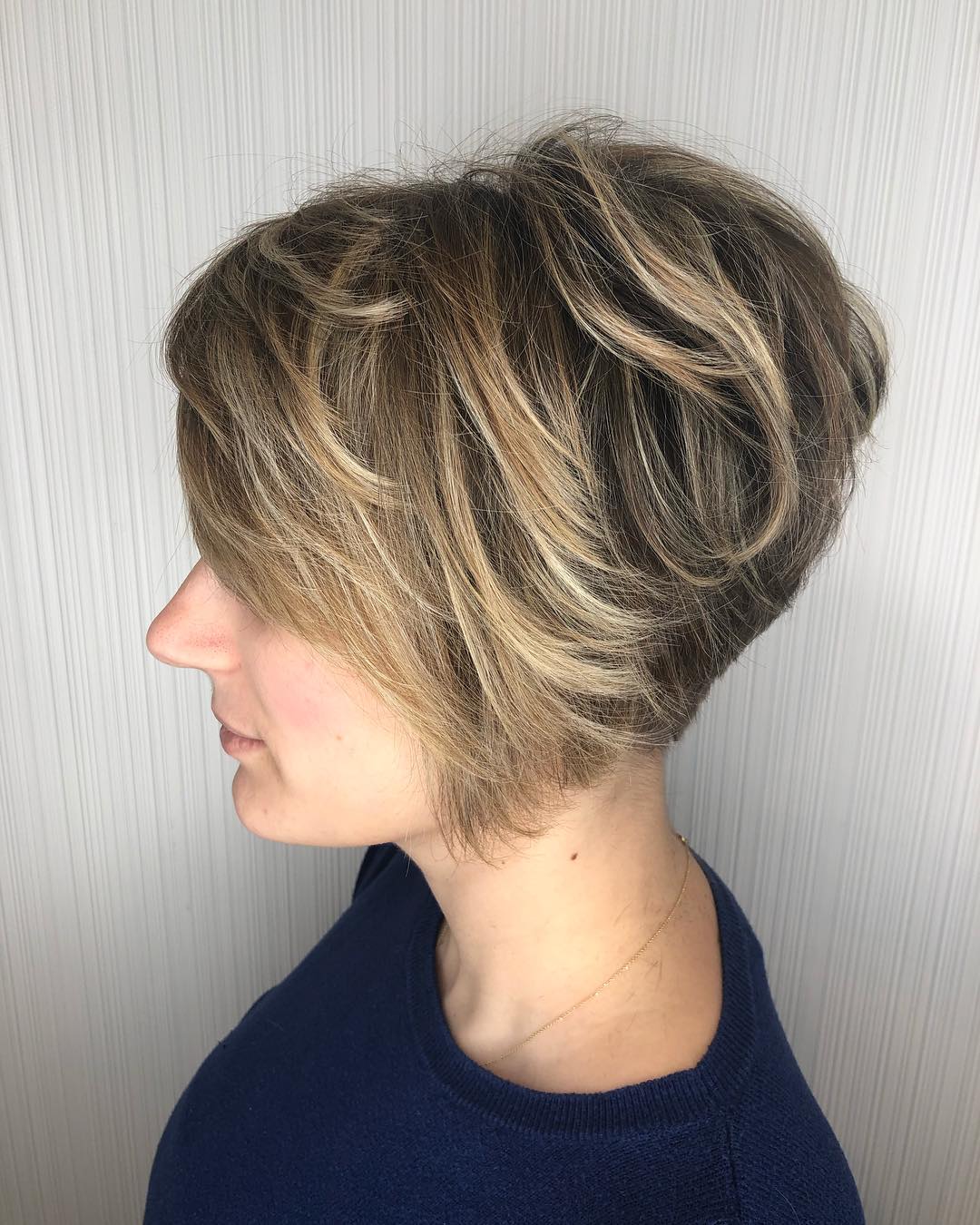 layered stacked bob with bangs