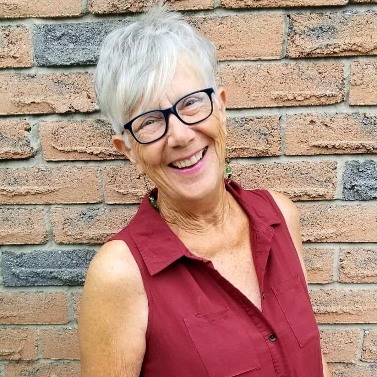 pixie cut for women over 60 with glasses 1