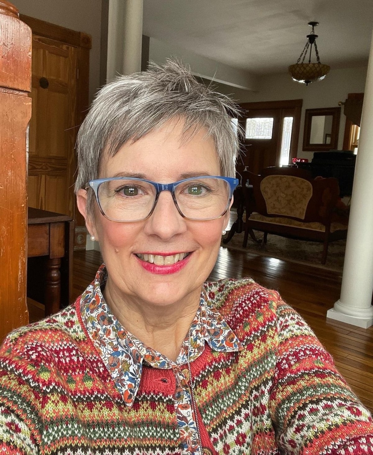 pixie haircut for older women with fine hair and round face