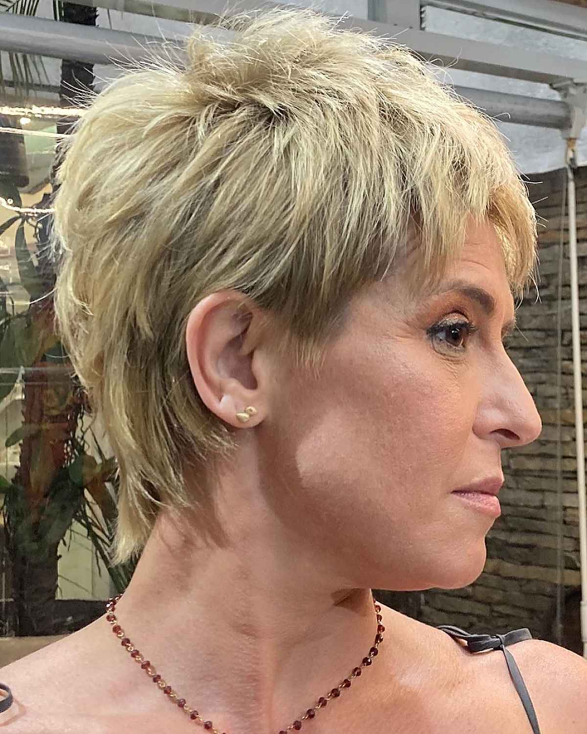 pixie haircut with shorter layers for women aged forty years old