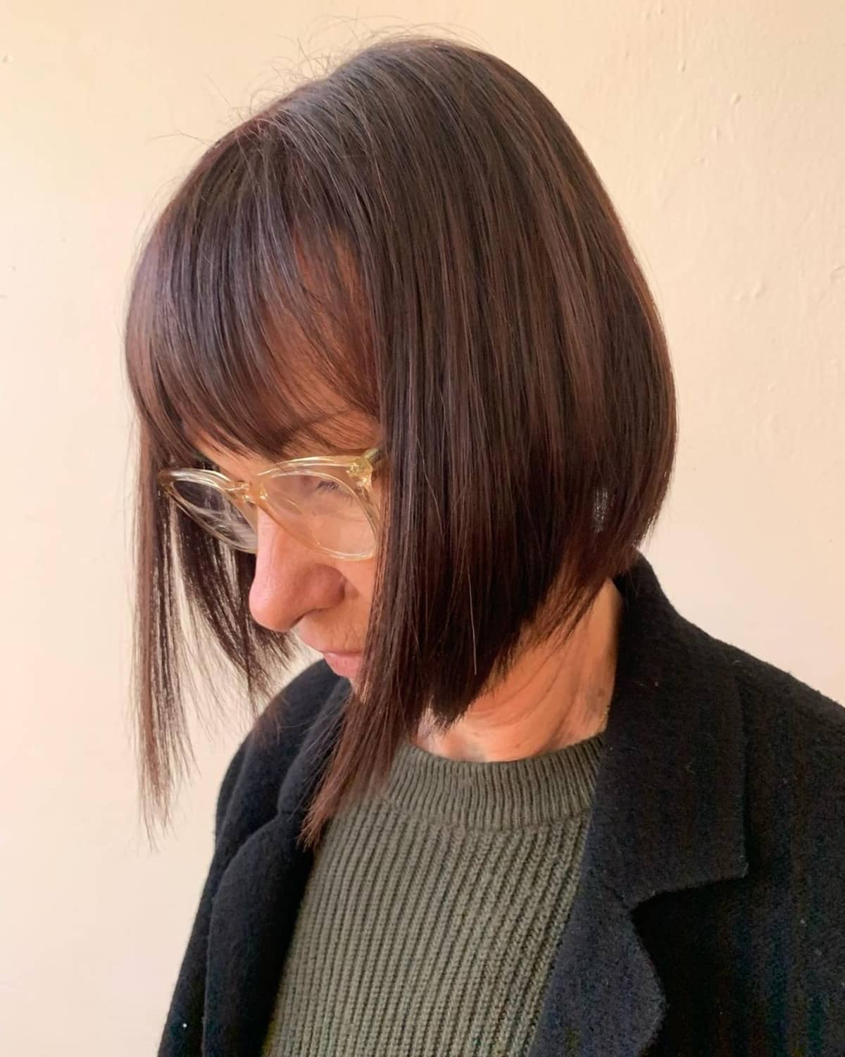 short bob for older ladies with glasses 1