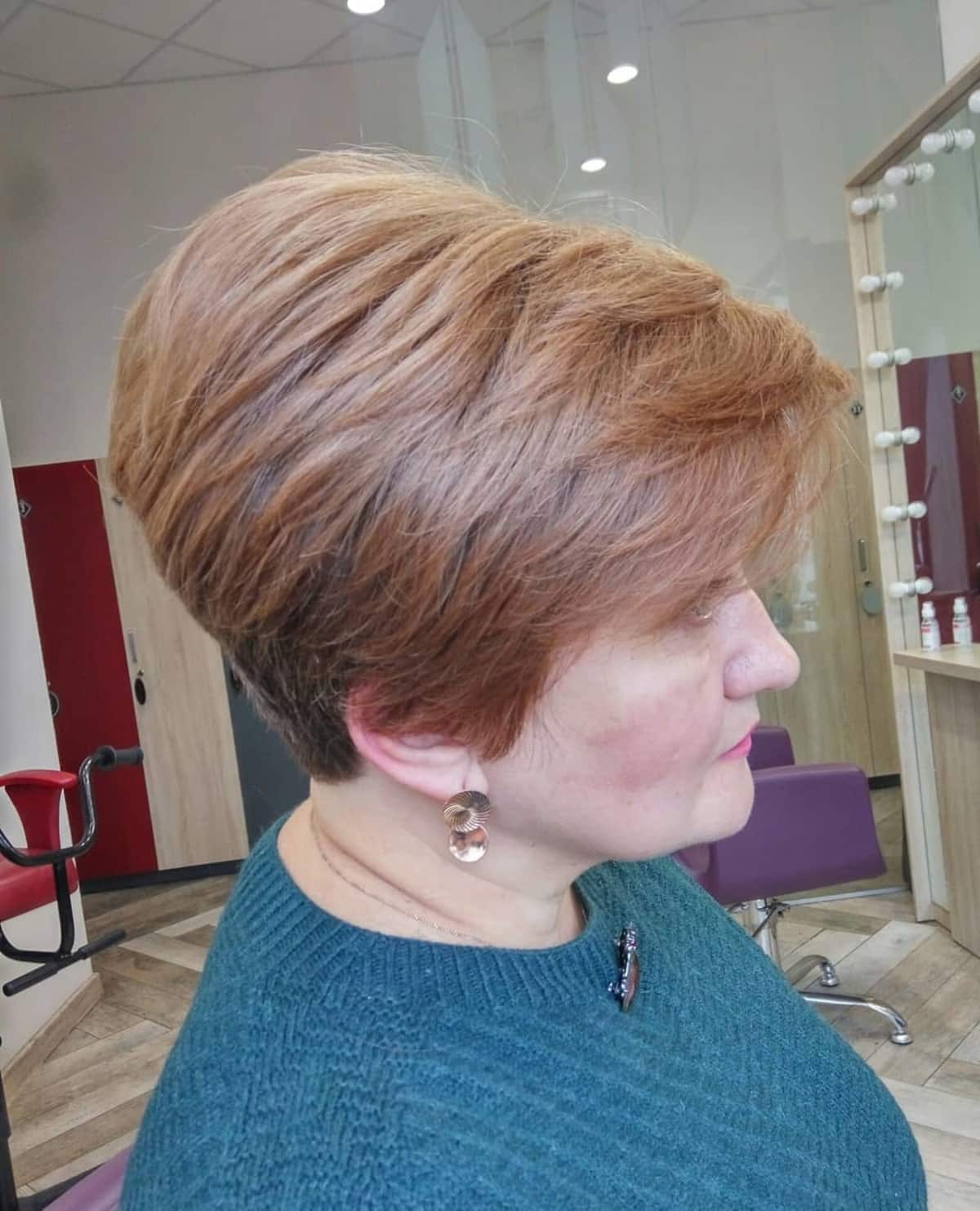 short feathered layers for matured women