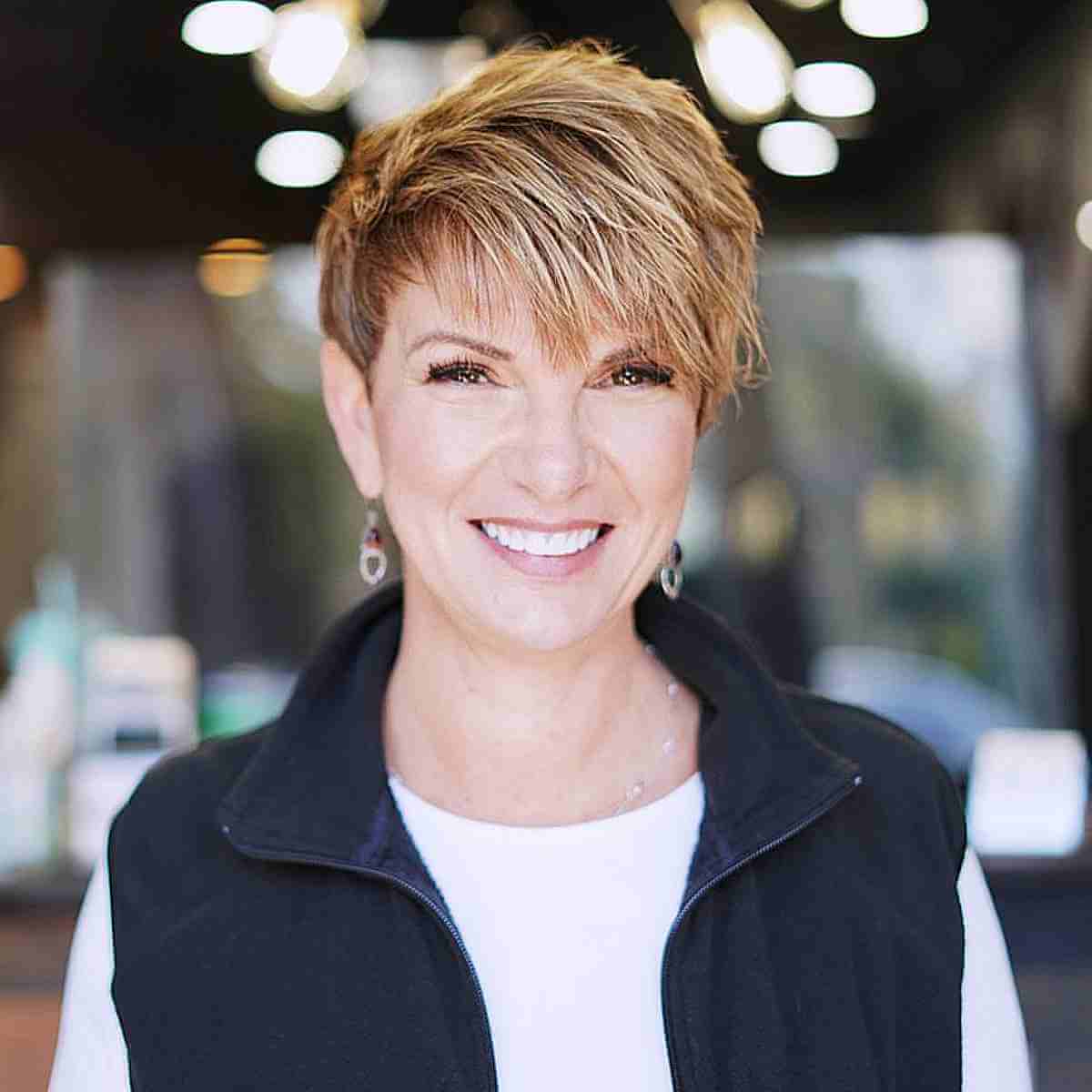 the low maintenance pixie hairstyle