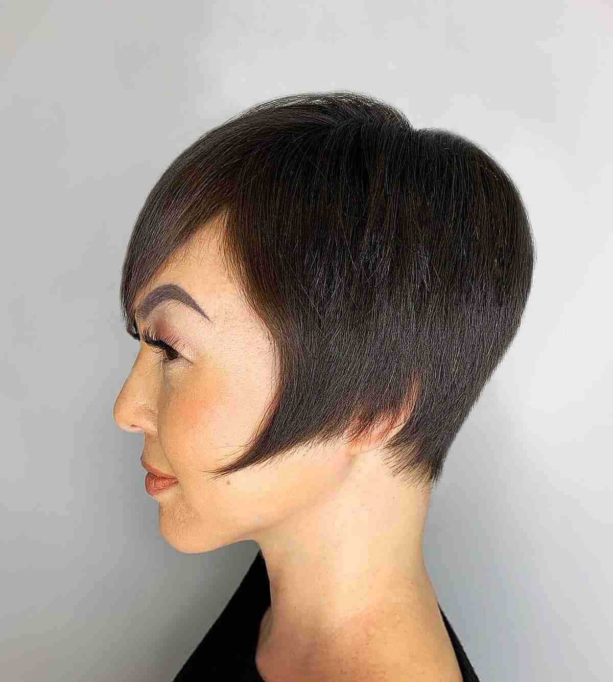 the ultimate face framing pixie cut
