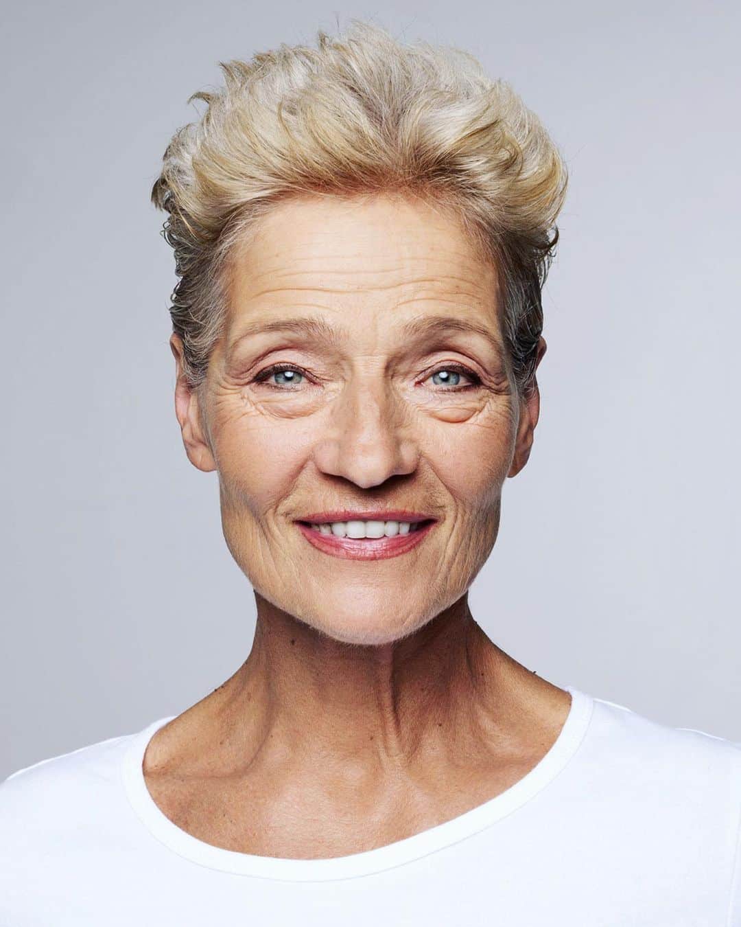 trendy choppy short hairdo for women over 70