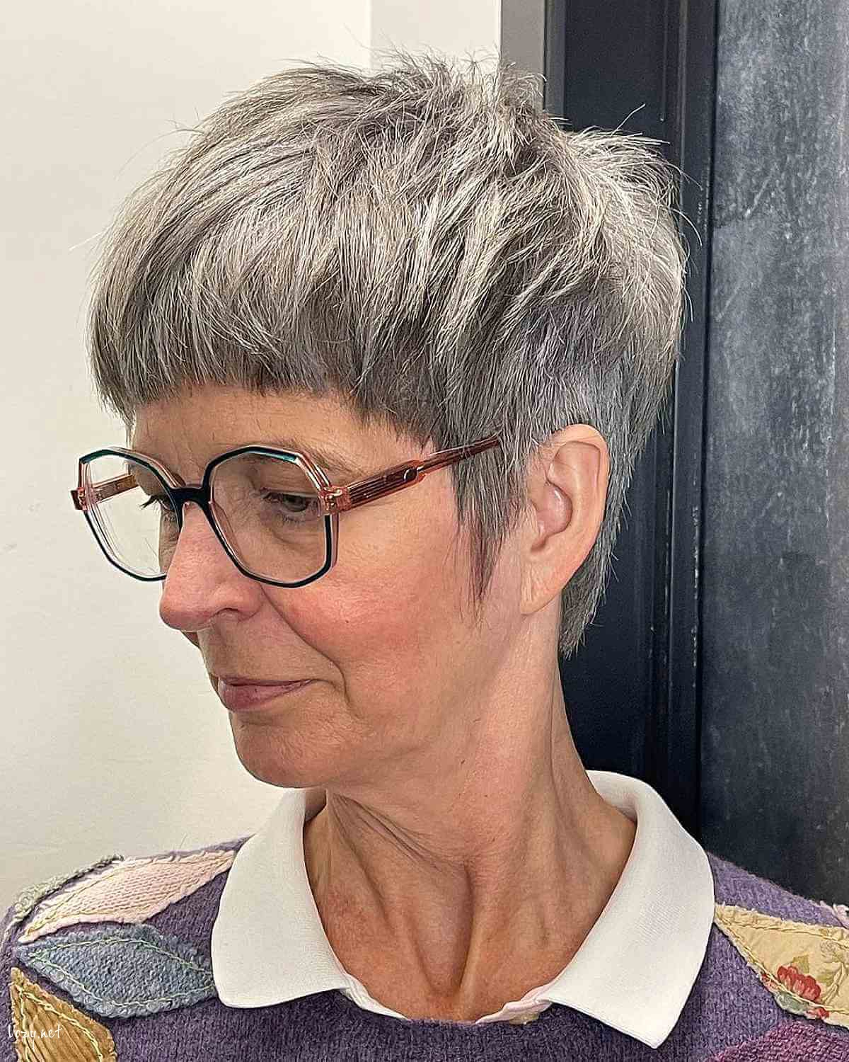 very short hairstyles for women over 50 with glasses
