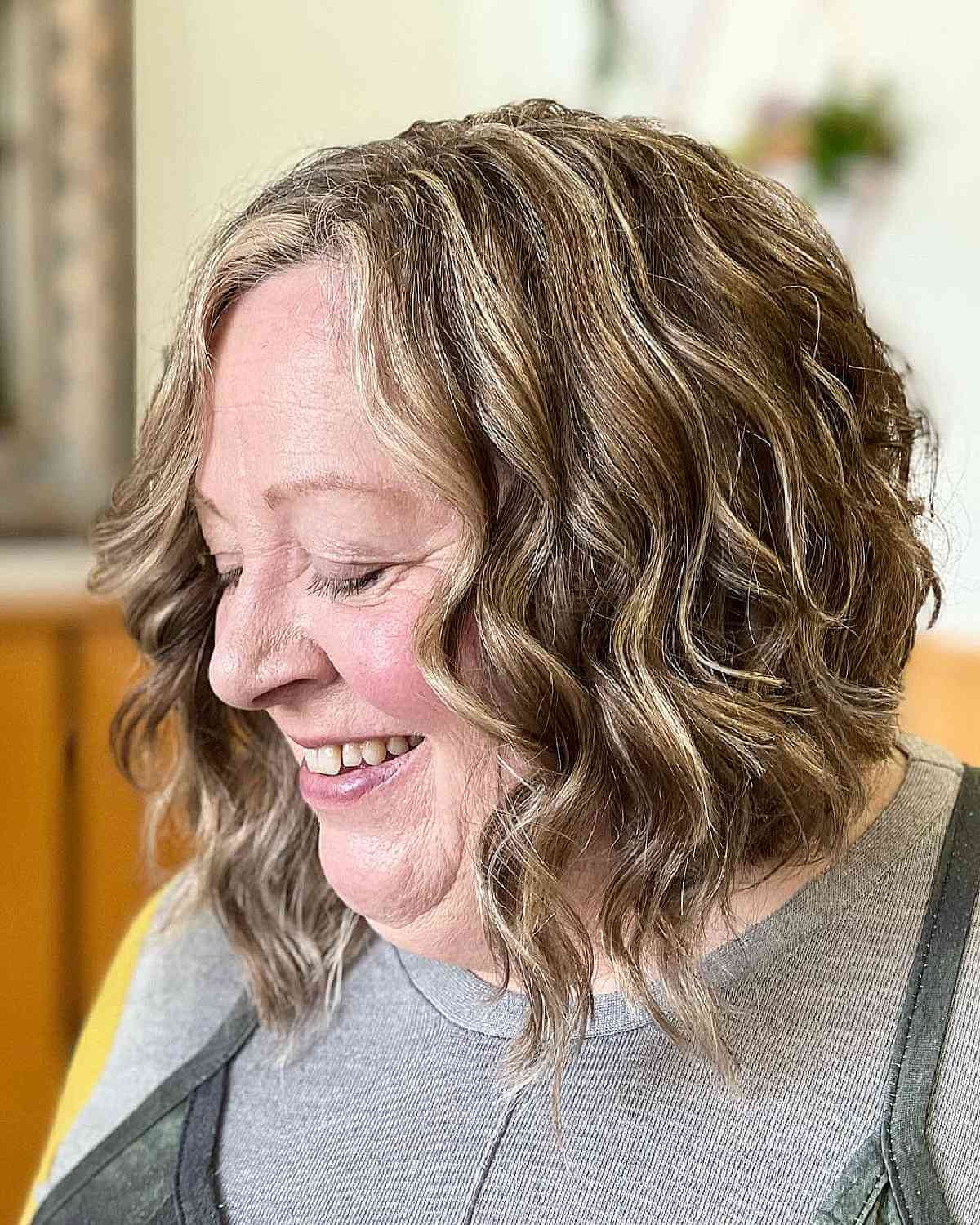 wavy graduated bob for plus size women over 60