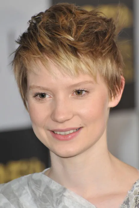 Edgy Pixie with Lots of Texture and Highlighted Bangs