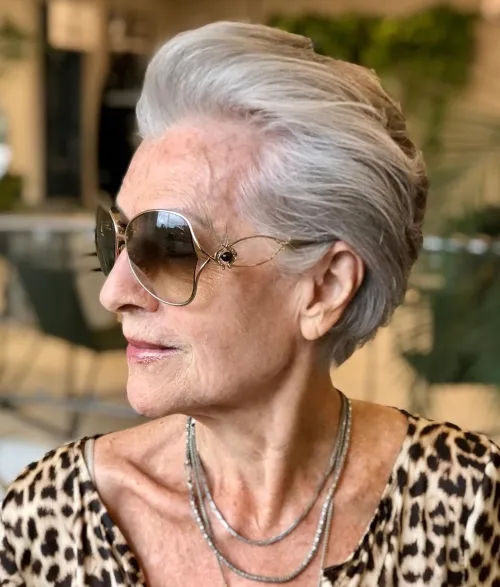 Stylish Pompadour for Senior Ladies