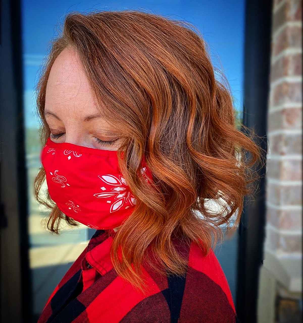 caramel apple balayage fall hair color for mature ladies