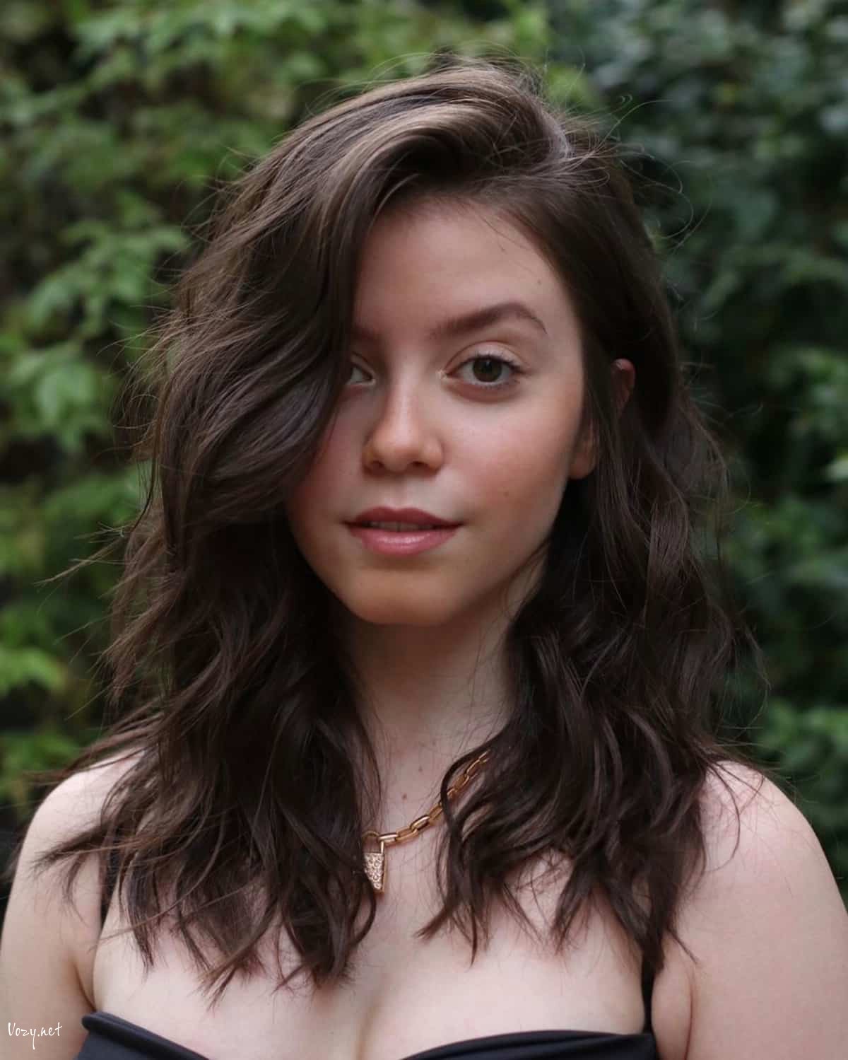 choppy shag with deep side part