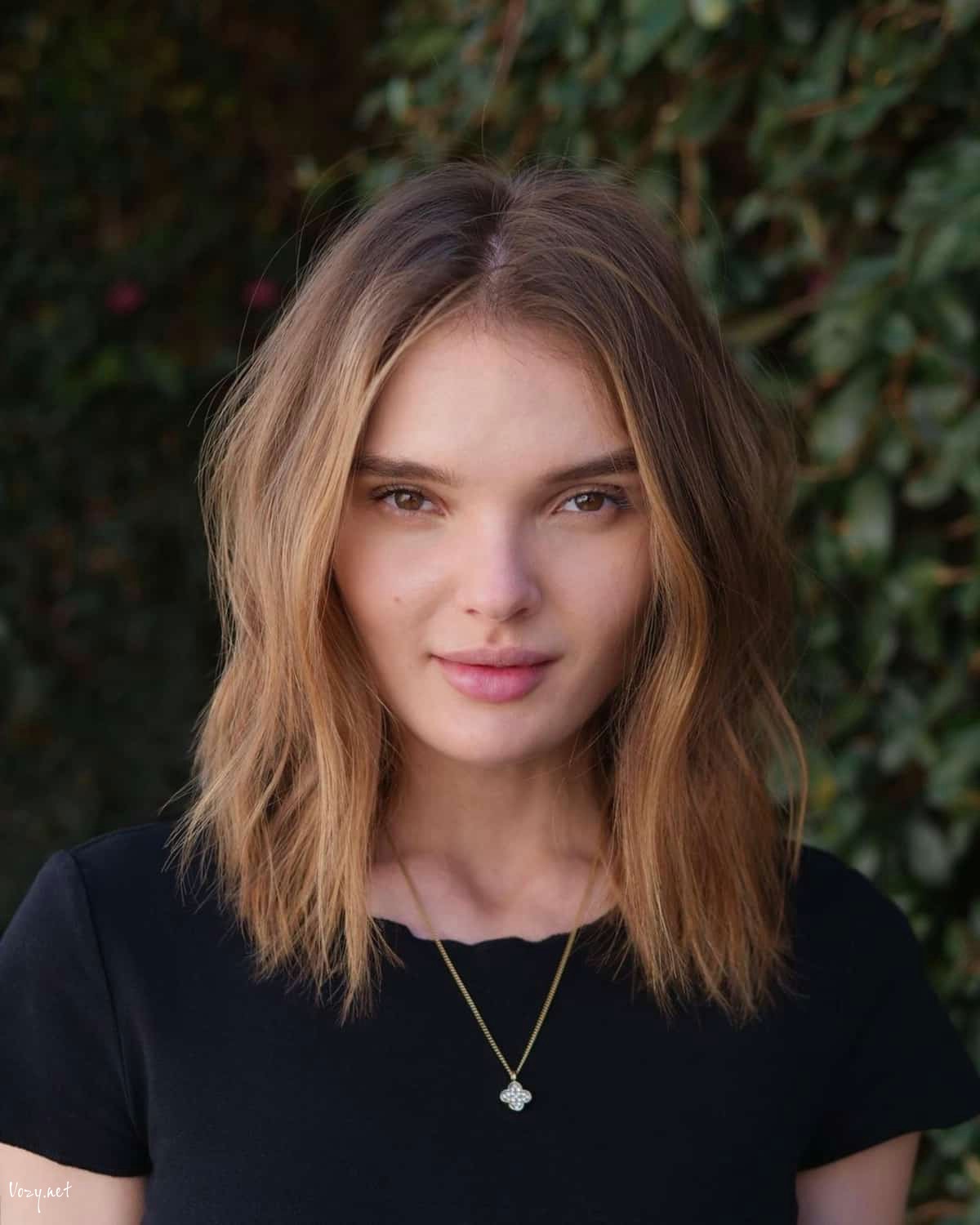 collarbone length shag
