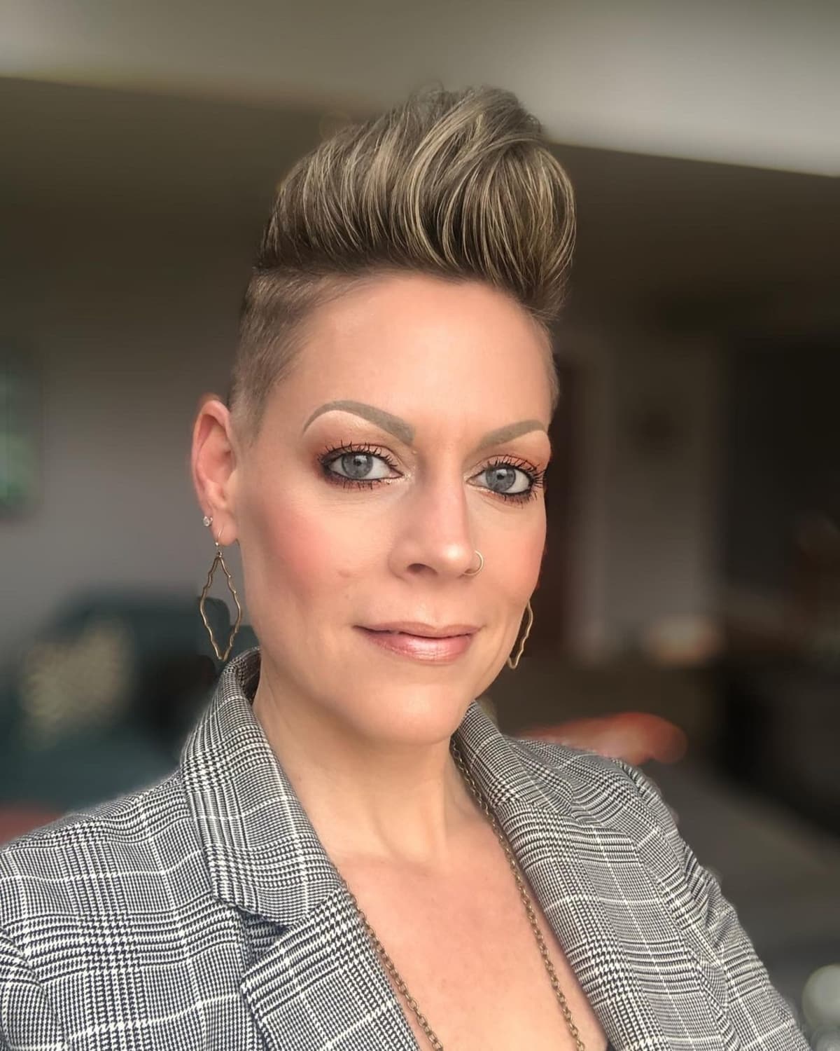 edgy and sleek pompadour for women with oval faces