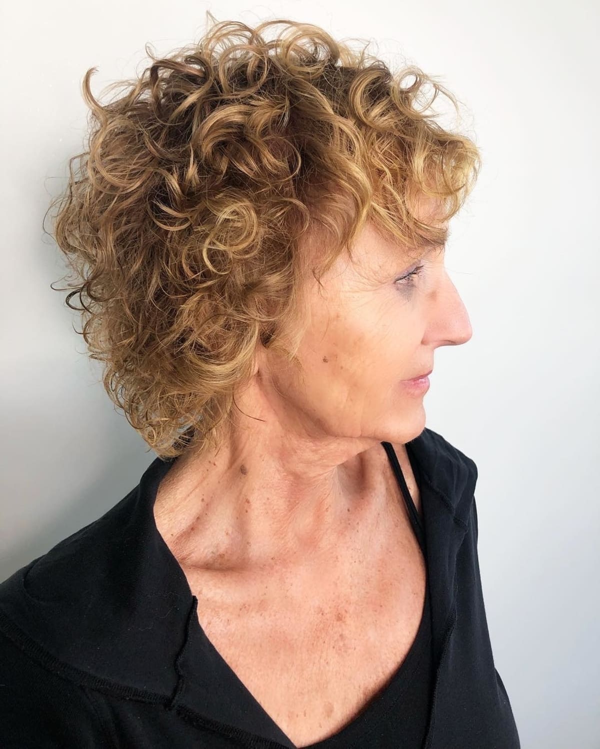 low maintenance shoulder length shag for curly hair