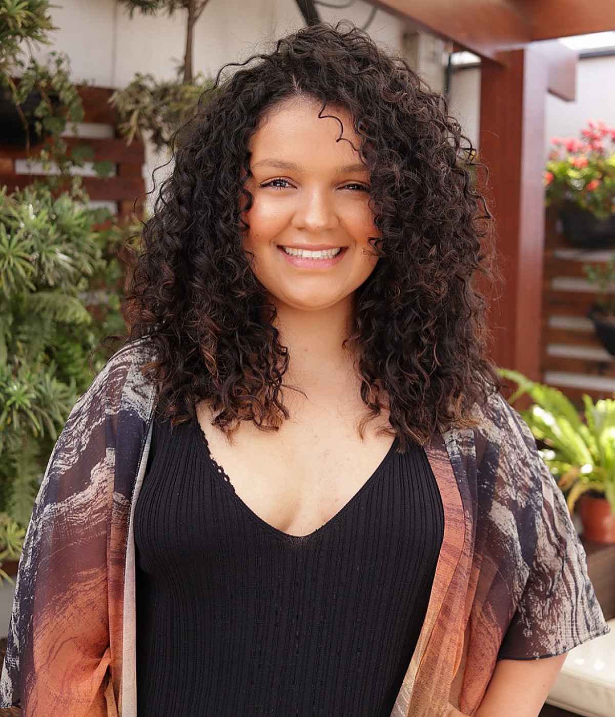 messy and sweet curly shag cut
