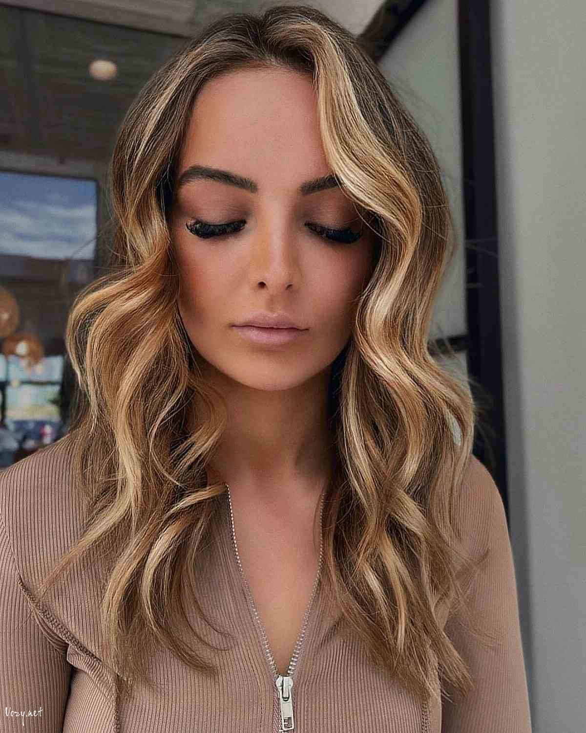 mid length curled fine hair with bronde balayage