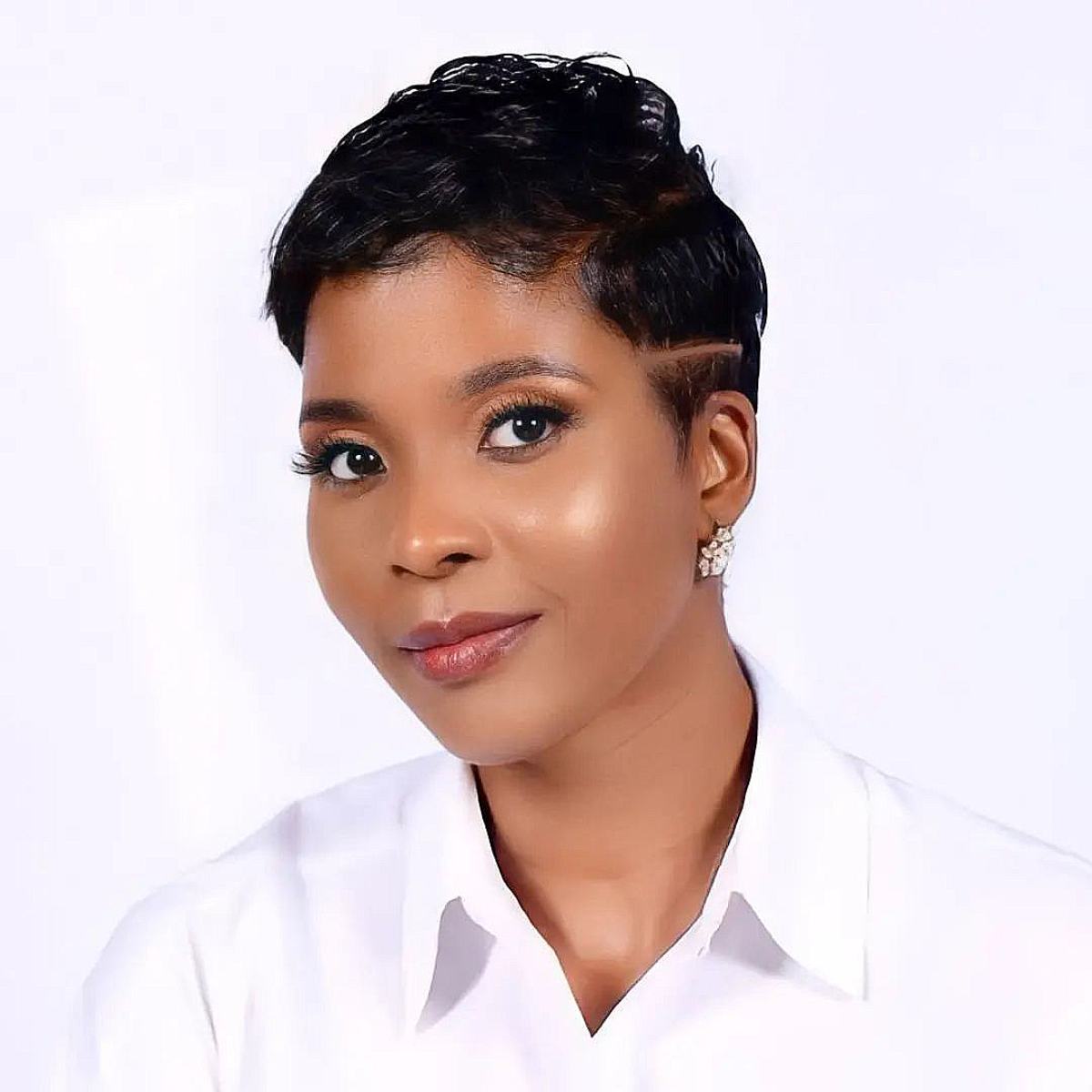 professional pixie with soft waves for black ladies 1