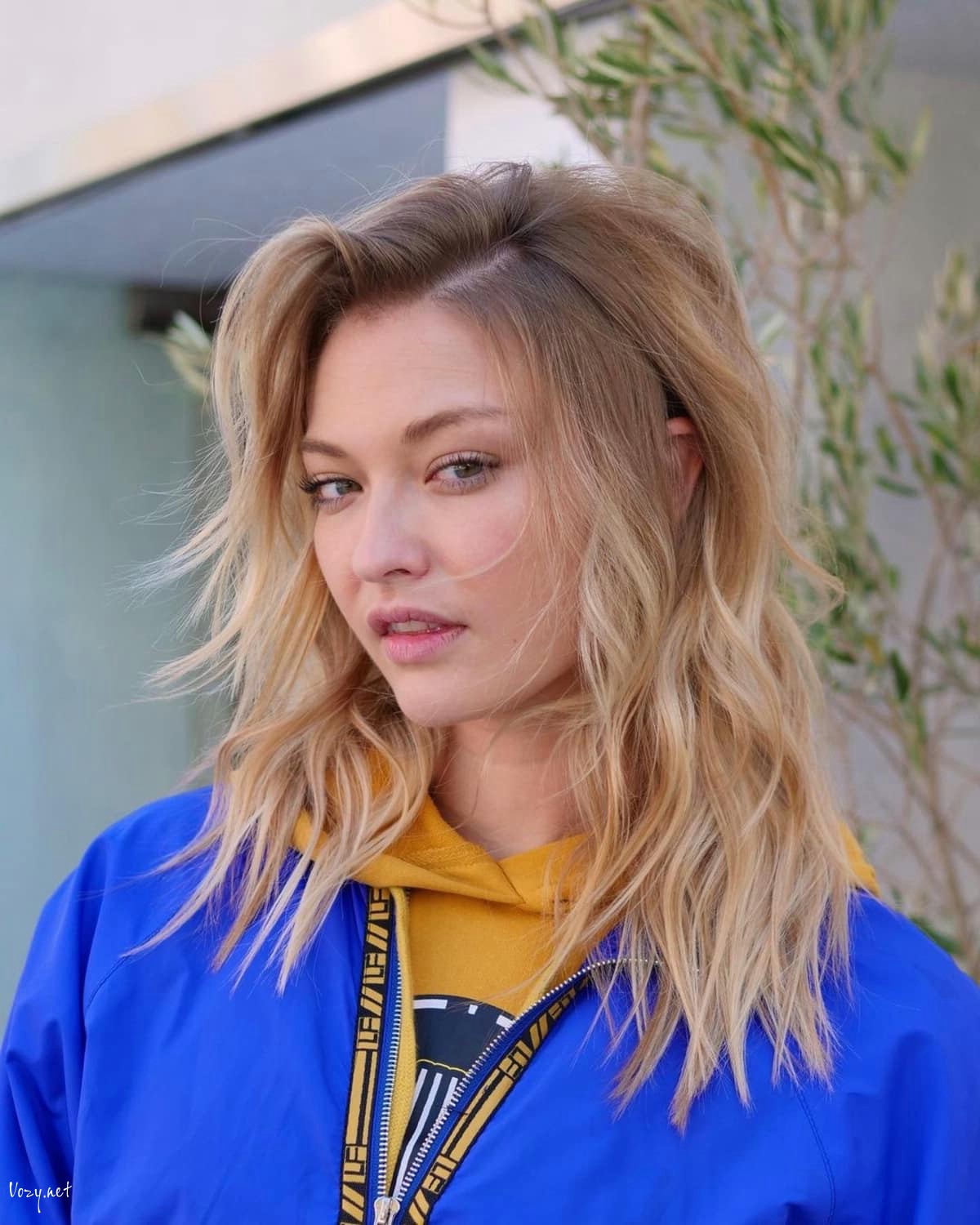 shoulder length shag layered cut