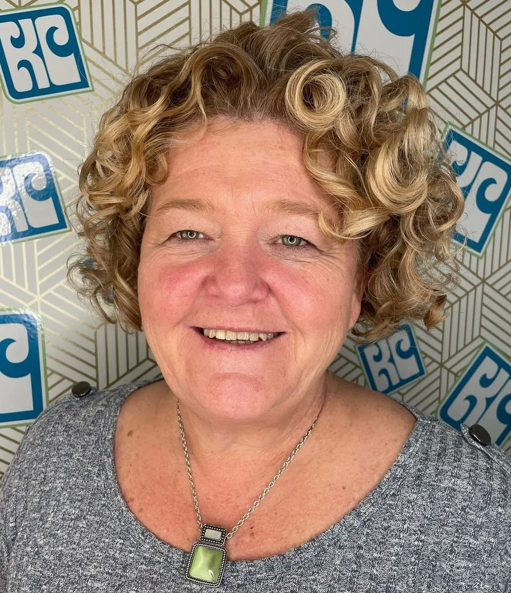 Short Bob with Defined Curls and Highlights