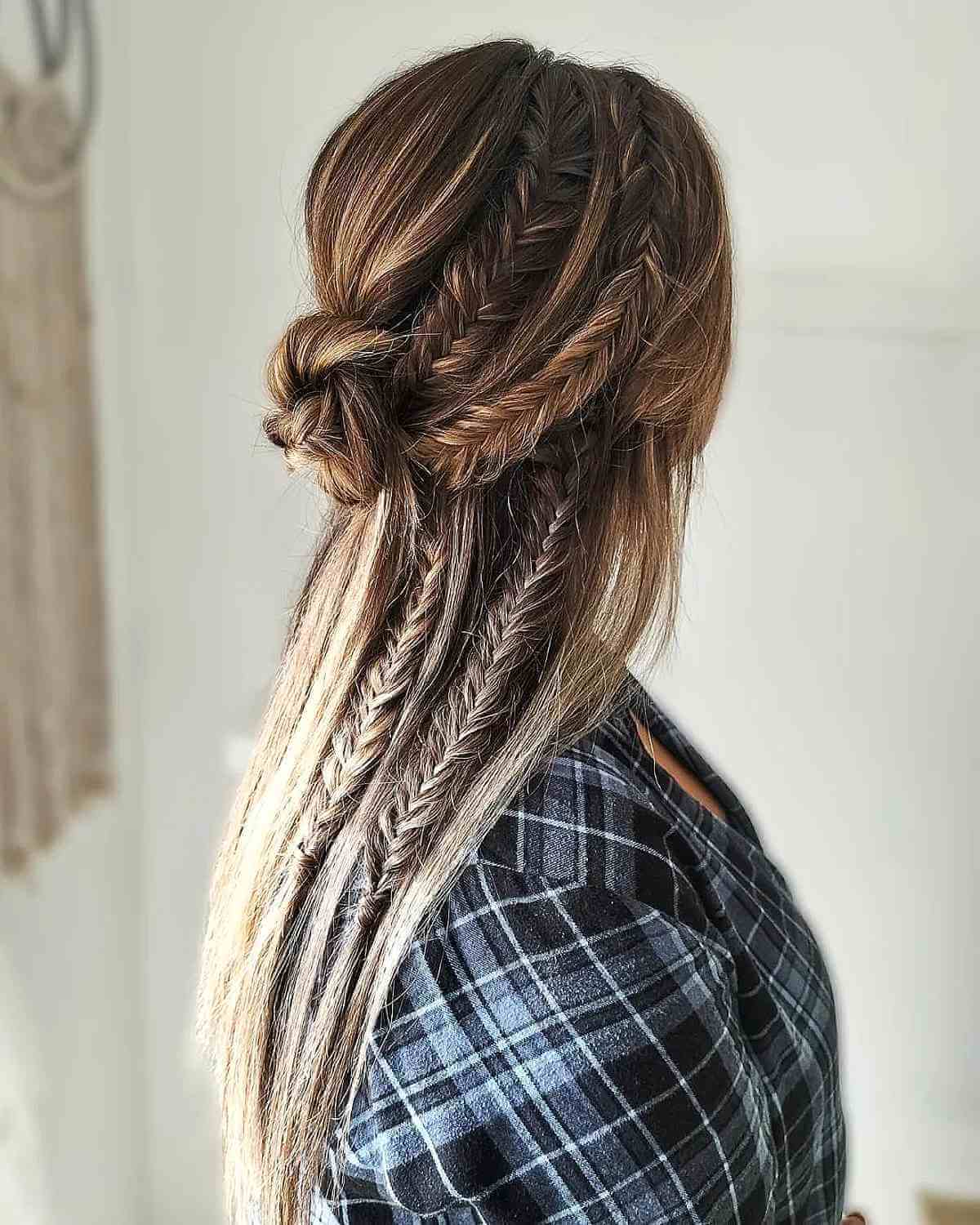 boho inspired brown and blonde hair