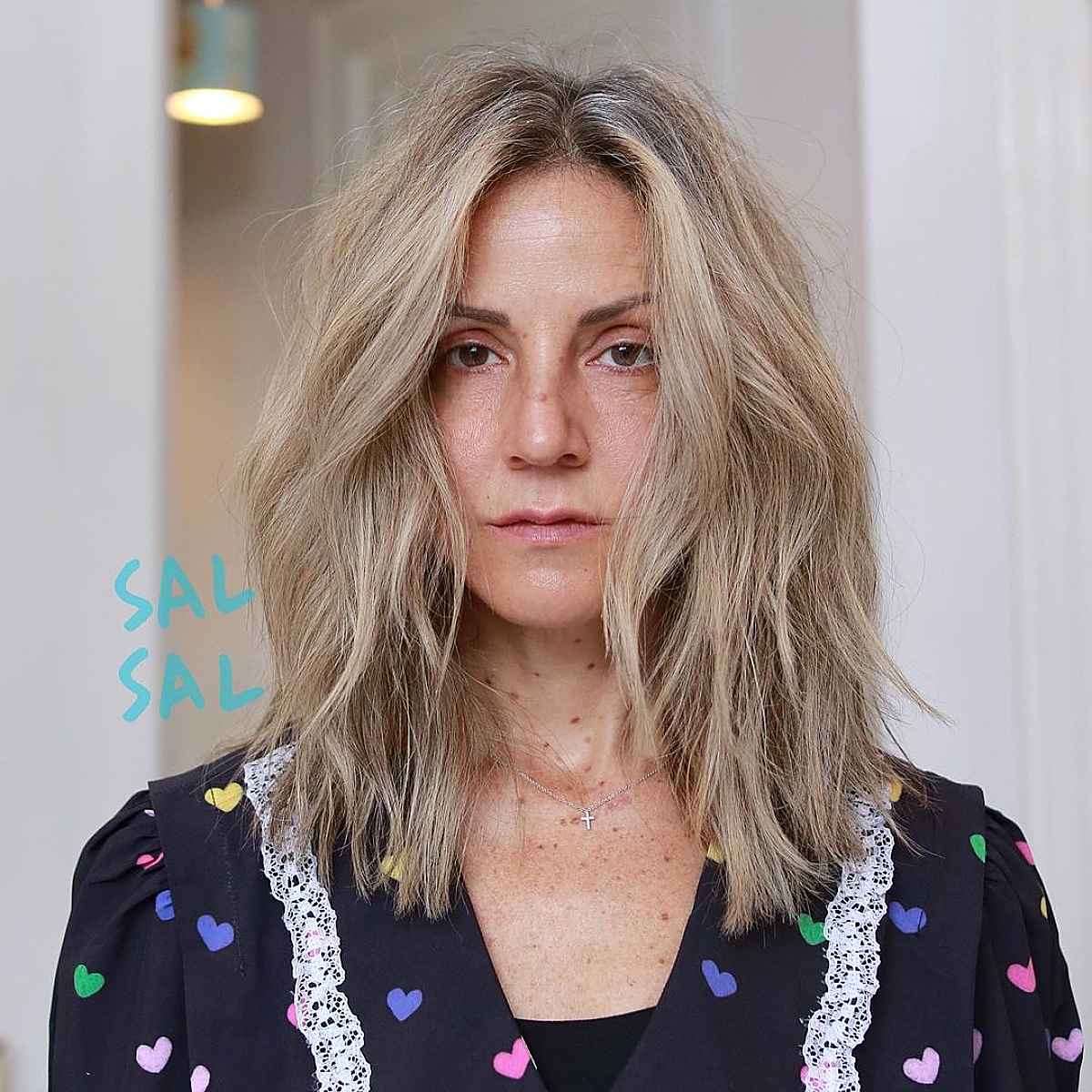 medium layered hair for women in their 40s