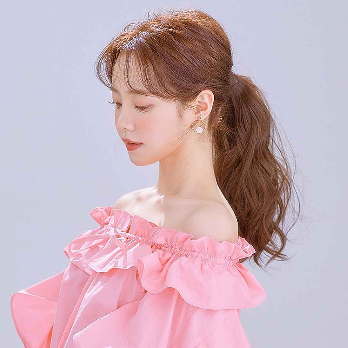 ponytail with thin bangs